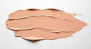 Beyaz arkaplanda kozmetik temel