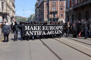 Milano - Via Bocccaccio - İtalya - 17 Mayıs 2025. Milano 'da aşırı sağ 