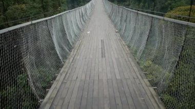 Güney Doğu Asya 'daki en uzun asma köprü. Wisata situation gunung, sukabumi, Batı Java, Endonezya.