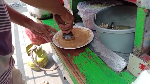 Mescolare Salsa Arachidi Ketoprak Vicino Ketoprak Piatto Vegetariano Indonesiano Giacarta — Video Stock