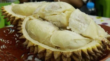 Durian meyvesiyle ilgili ayrıntıları kapat.