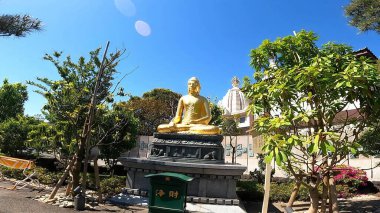 Altın Buda imajı. Budizm. Tapınaklar.