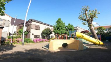 Hatsudai Çocuk Lunaparkı, Hatsudai, Shibuya-ku, TokyoIt tepede Hatsudai Shuseiinari Daimyojin 'in yanında yer almaktadır..