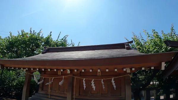 Tokumaru Kitano Tapınağı, Tokumaru, Itabashi-ku, Tokyo, Japonya 'da bulunan bir Shinto türbesi. 995 yılında Chotoku (995) tapınağı, Kitano Tapınağı' nın Kyoto 'daki şubesinin ruhuna başvurarak inşa edilmiştir. Bir salgın olduğu söylenir. 
