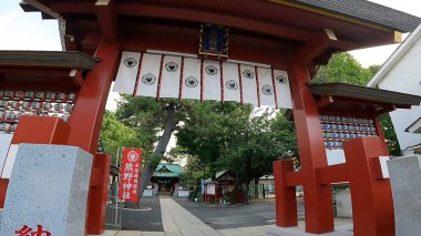 Gohozan Kumano Tapınağı, Katsushika-ku, Tokyo, Japonya 1000 yıldan fazla bir süre önce, Yin-yang ustası Abe no Seimei Kumano, Kishu 'dan gelen bir tanrıyı beşgen bölgelerdeki tanrı olarak kabul etti.