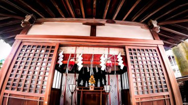 Mabashi Inari Tapınağı, Minami Asagaya, Suginami Ward, Tokyo, Japonya 'da bir türbe. Bu tapınağın Kamakura döneminin sonunda (700 yıl önce) kurulduğu söyleniyor.