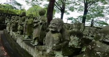 Kita-in Tapınağı 'nın 500 Arhat' ı, Kawagoe Şehri, Saitama Bölgesi, Japonya 'da bir tapınak. Arhat' lar aydınlanmaya ulaşmış yüksek rahipler ve Japonya 'daki üç büyük Arhat' tan biri olan 500 Kita-in Tapınağı 'nın tamamlanması 50 yıl sürdü..