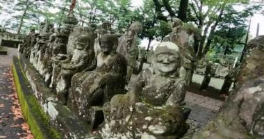 Kita-in Tapınağı 'nın 500 Arhat' ı, Kawagoe Şehri, Saitama Bölgesi, Japonya 'da bir tapınak. Arhat' lar aydınlanmaya ulaşmış yüksek rahipler ve Japonya 'daki üç büyük Arhat' tan biri olan 500 Kita-in Tapınağı 'nın tamamlanması 50 yıl sürdü..