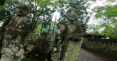 Kita-in Tapınağı 'nın 500 Arhat' ı, Kawagoe Şehri, Saitama Bölgesi, Japonya 'da bir tapınak. Arhat' lar aydınlanmaya ulaşmış yüksek rahipler ve Japonya 'daki üç büyük Arhat' tan biri olan 500 Kita-in Tapınağı 'nın tamamlanması 50 yıl sürdü..