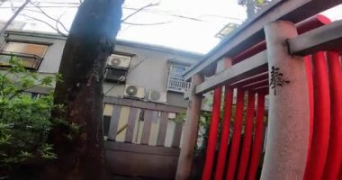 Shitaya Tapınağı, Higashiueno, Taito Ward, Tokyo, Japonya 'daki en eski Inari tapınağı. 730 yılında inşa edildiği söyleniyor.