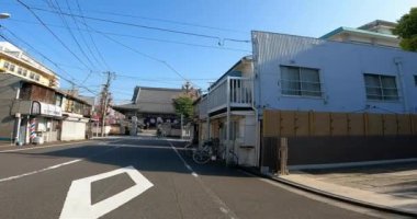 Higashi Honganji, Nishi-Asakusa, Taito-ku, Tokyo 'daki Jodo Shinshu Higashi Honganji mezhebinin baş tapınağıdır..