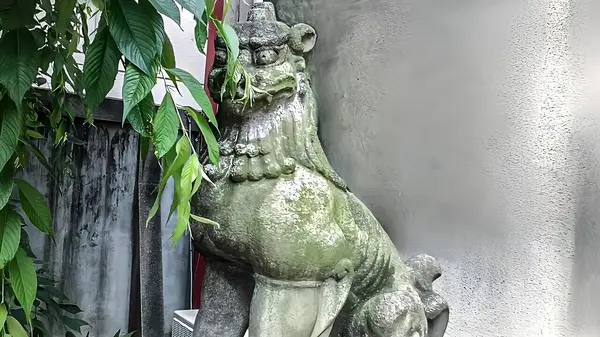 stock image Yoshiwara Shrine, a shrine in Senzoku, Taito Ward, Tokyo.Yoshiwara Shrine is a shrine that enshrines five Inari shrines that were once enshrined in the Yoshiwara red-light district and Yoshiwara Benzaiten, which is adjacent to the red-light district