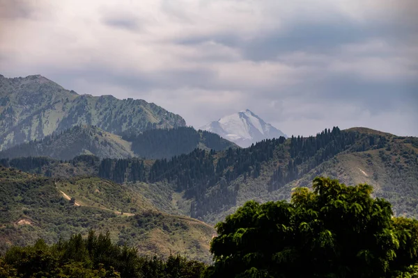 Dağların güzel manzarası