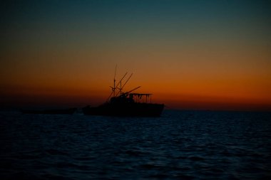 Denizde gün batımı