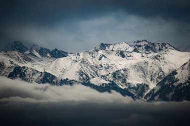 Dağların güzel manzarası