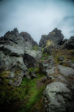 Dağları olan güzel bir manzara