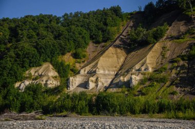 Kuzey denizinin kayalık dağları