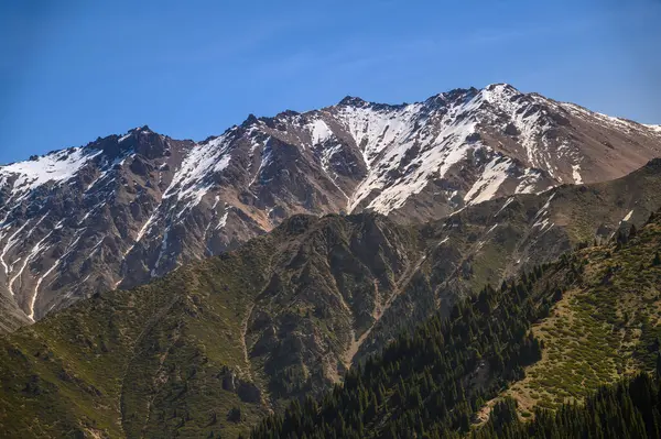 Güzel dağ manzarası. Doğa, seyahat