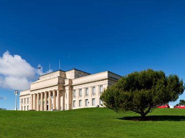 Auckland 'da. Yeni Zelanda. Auckland Savaş Anıtı Müzesi. Giriş - Tarih: 18 - 08 - 2023