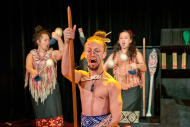 Auckland 'da. Yeni Zelanda. Maori Haka Dans Performansı - Tarih: 18 - 08 - 2023