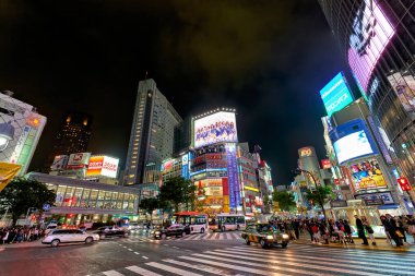 Japonya. Tokyo mu? Shibuya 'da gece - Tarih: 22 - 04 - 2023