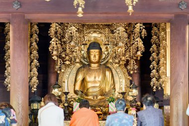 Japonya. Kyoto. Chion-in tapınağında Buda heykeli - Tarih: 25 - 04 - 2023