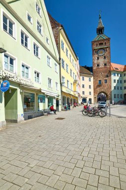 Almanya Bavyera Romantik Yolu. Landsberg am Lech. Hauptplatz Meydanı - Tarih: 20 - 04 - 2023