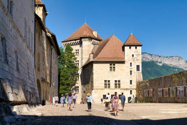 Annecy Haute Savoie Fransa. Şato - Tarih: 24 - 07 - 2023