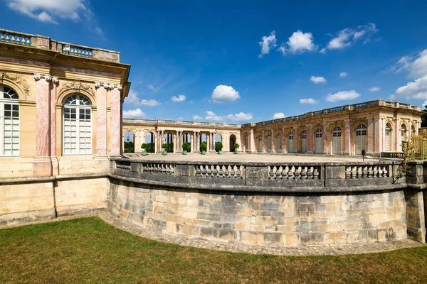 Versailles Sarayı. Paris Fransa. The Grand Trianon - Tarih: 27 - 07 - 2023