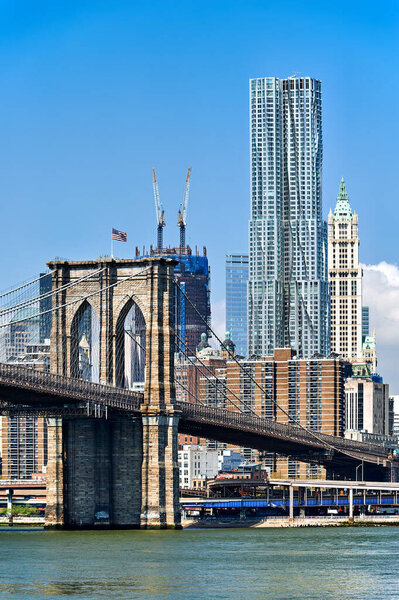 New York. Manhattan skyline. United States. Brooklyn Bridge - Date: 26 - 04 - 2022