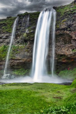 Seljalandsfoss İzlanda 'da bir şelaledir. - Tarih: 06 - 07 - 2023