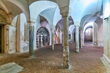 Gerace Calabria İtalya. Norman Katedrali 'nin Mezar Odası - Tarih: 24 - 08 - 2023