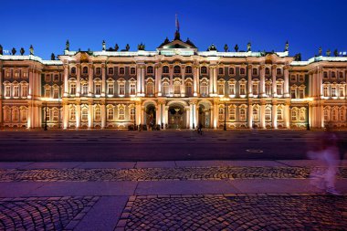 St. Petersburg Rusya 'sı. Saray Meydanı 'ndaki Genelkurmay Binası. - Tarih: 28 - 08 - 2023