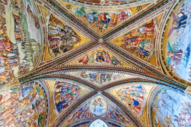 Orvieto Umbria İtalya. Madonna di San Brizio şapelinin kasası Fra Angelico ve Benozzo Gozzoli tarafından fresklendirildi - Tarih: 22 - 08 - 2023