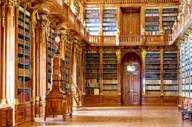 Çek Cumhuriyeti. Prag 'da. Strahov manastırındaki eski kütüphane - Tarih: 20 - 07 - 2023