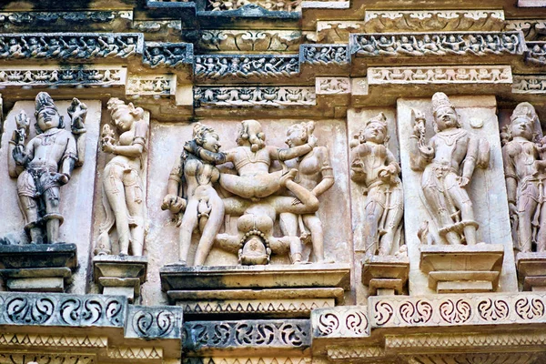 Hindistan Madhya Pradesh Khajuraho. Hindu erotik tapınakları - Tarih: 31 - 12 - 2023