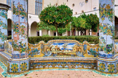 Napoli Campania İtalya. Santa Chiara Bazilika Kilisesi. Clarisse Manastırı - Tarih: 02 - 01 - 2023