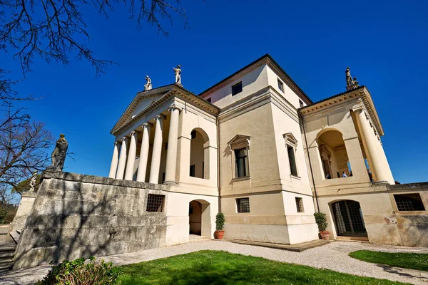 Vicenza, Veneto, İtalya. Andrea Palladio tarafından tasarlanan Villa La Rotonda. - Tarih: 24 - 03 - 2023