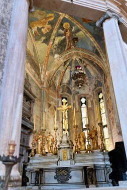 Verona Veneto İtalya. San Fermo Maggiore Kilisesi - Tarih: 30 - 04 - 2024