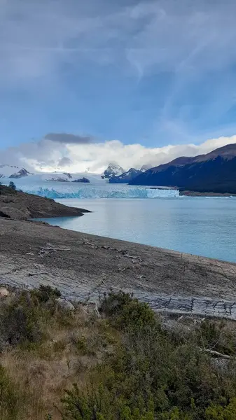 Buzul Perito Moreno uma das fontes de gua doce mais important tantes do mundo, na Patagnia Argentina.