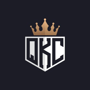 Crown 'lu lüks QKC Logosu. Seçkin Markalar için Seçkin Baş harfler QKC Harf Logosu. Üst Düzey İşletmeler için QKC Monogramı