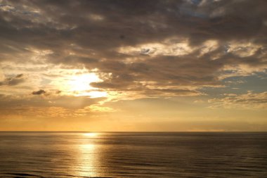 Denizde gün batımı