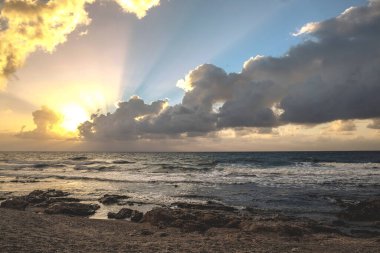 Karayip Bonaire adasında gün batımı