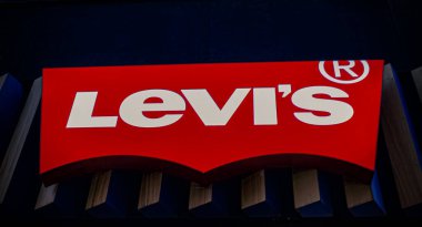 Mexico City 'deki bir Giyim Mağazasının Kırmızı Şarkısı, Levi Strauss and Co.