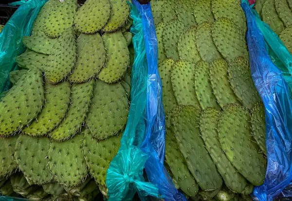 Satılık organik nopaller.