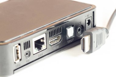 ortam oynatıcısı görünümü HDMI bağlantıları ve kablo