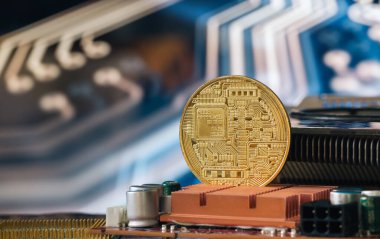 PCB arka planında, elektronik bileşenler üzerine Bitcoin yakın plan