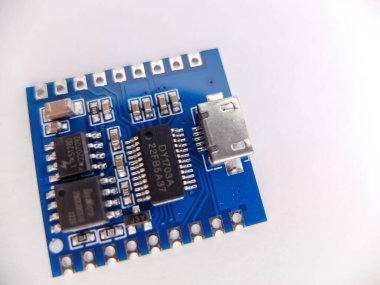 MP3 çalar modülü, ses modülü, 4 MB, ses oynatıcı, başlangıç I / O, seri port kontrolü, USB İndirme, flash bellek