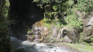 Narada Şelalesi Şelalesi, Mount Rainier Ulusal Parkı, Washington, ABD