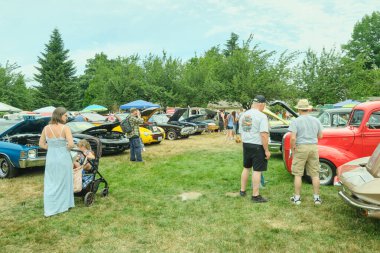 Auburn WA USA, 4 Temmuz 2025 - Les Gove Park 'ın Vintage Araba Fuarı